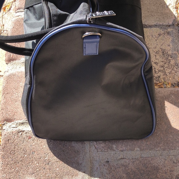 Versace Parfums Duffle Weekend Bag - Picture 6 of 9